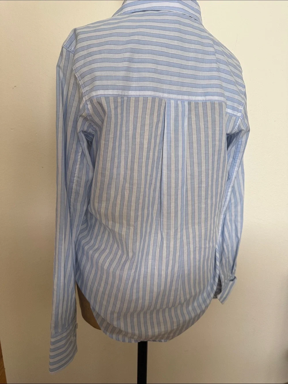 ME+EM sz 0 Classic Light Blue & White Stripe Button-Up Shirt slightly sheer